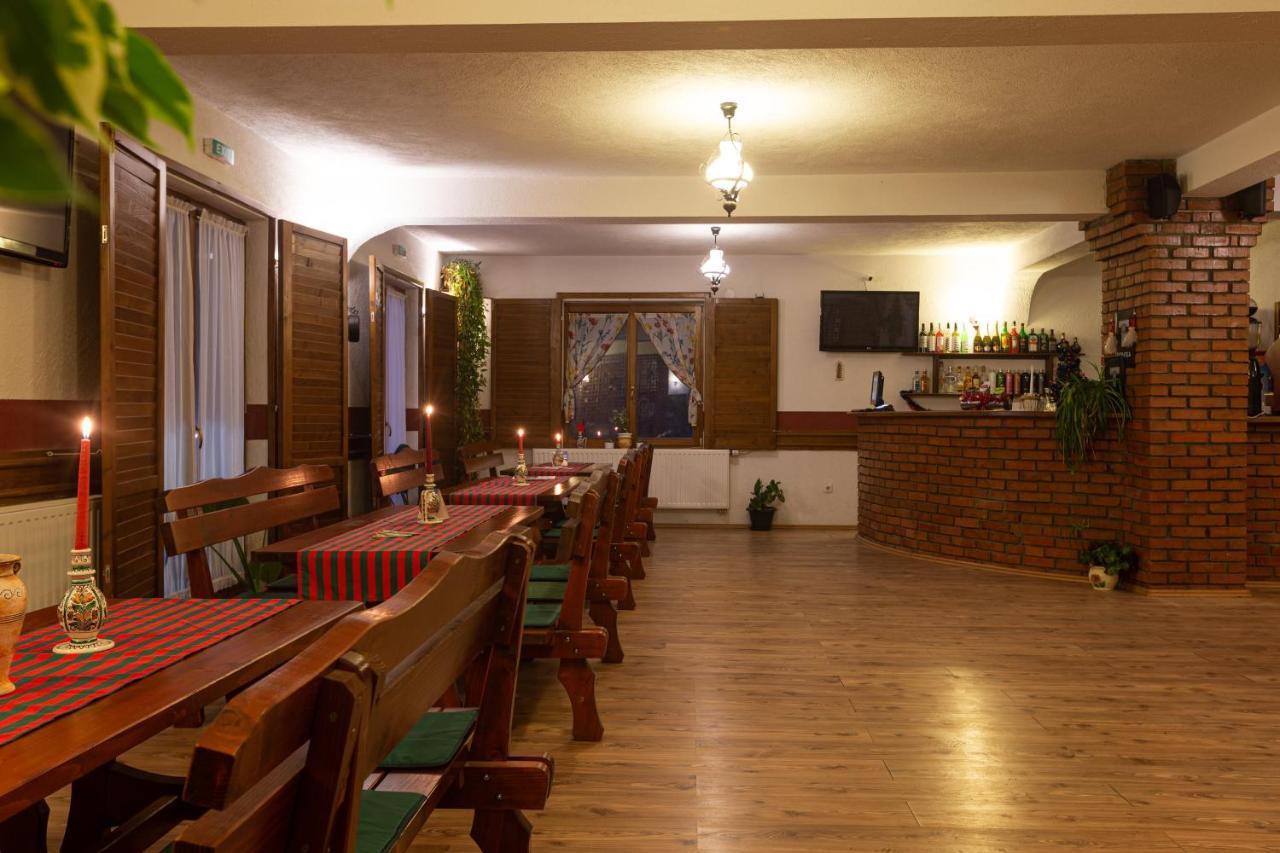Pensiunea Si Restaurant Erdo オルドヘユ・セクイエスク エクステリア 写真